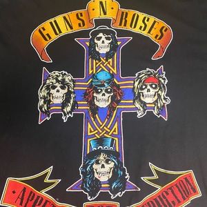 Mens XXL Guns and Roses T Shirt. NO size tags.